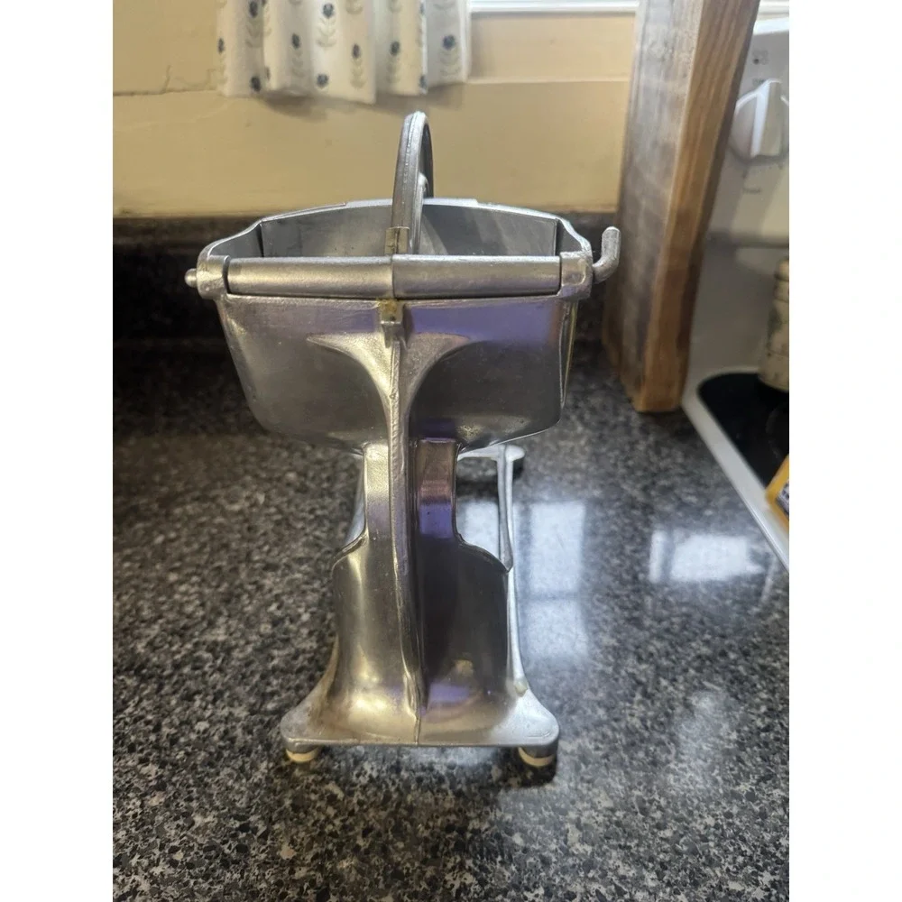 Wear-Ever JUICER aluminum 1930s Juice Press Patent 86217 Vintage